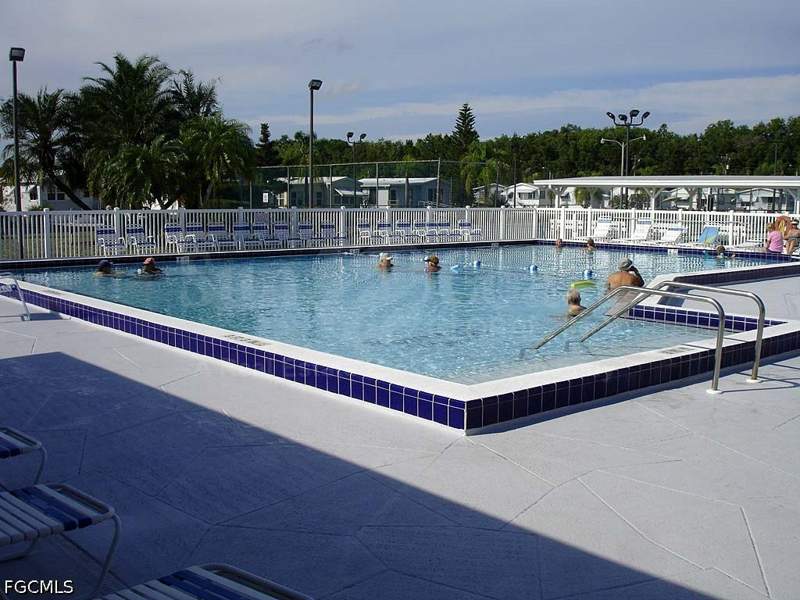 2 bedroom ManufacturedHome at 146 Caravan Cir, Fountain View Rv Resort, North Fort Myers — photo 3