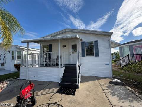 146 Caravan Cir, North Fort Myers FL - photo 6 of 20