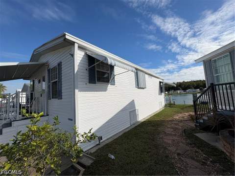 146 Caravan Cir, North Fort Myers FL - photo 7 of 20