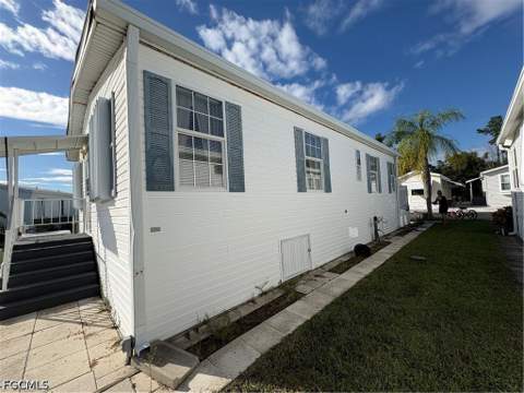 146 Caravan Cir, North Fort Myers FL - photo 9 of 20