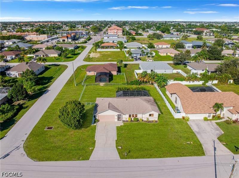 3 bedroom SingleFamilyResidence at 326 NE 17th Pl, Cape Coral, Cape Coral — photo 3