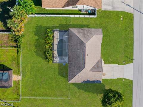 326 NE 17th Pl, Cape Coral FL - photo 6 of 37