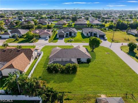 326 NE 17th Pl, Cape Coral FL - photo 7 of 37