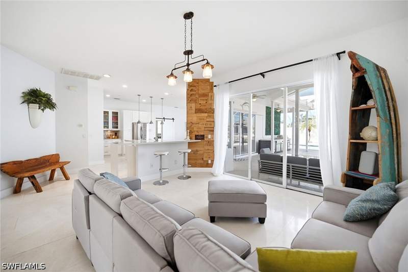 4 bedroom SingleFamilyResidence at 290 S Heathwood Dr, Marco Island, Marco Island — photo 4