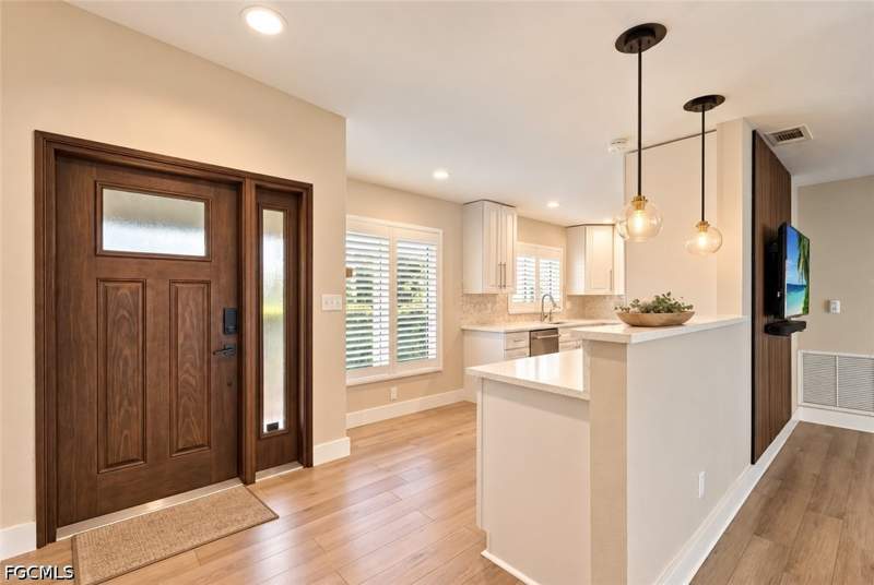 3 bedroom SingleFamilyResidence at 5224 Pocatella Ct, Yacht Club, Cape Coral — photo 3