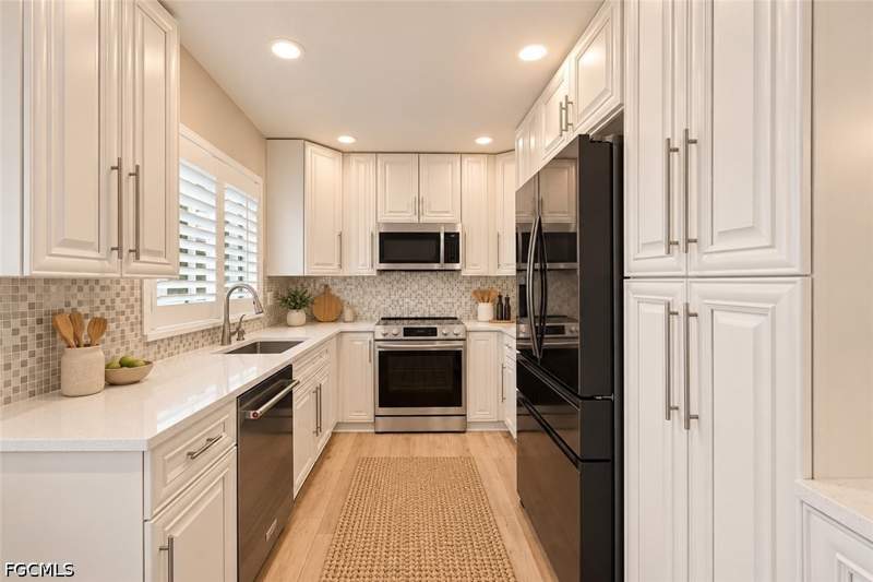 3 bedroom SingleFamilyResidence at 5224 Pocatella Ct, Yacht Club, Cape Coral — photo 5