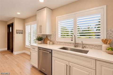 5224 Pocatella Ct, Cape Coral FL - photo 7 of 43