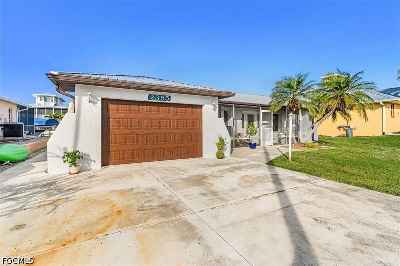 2 bedroom SingleFamilyResidence at 2355 Banana St, Pine Island Shores Unit 4, St James City — photo 2