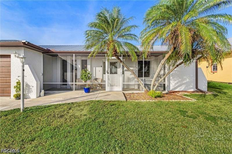 2 bedroom SingleFamilyResidence at 2355 Banana St, Pine Island Shores Unit 4, St James City — photo 4
