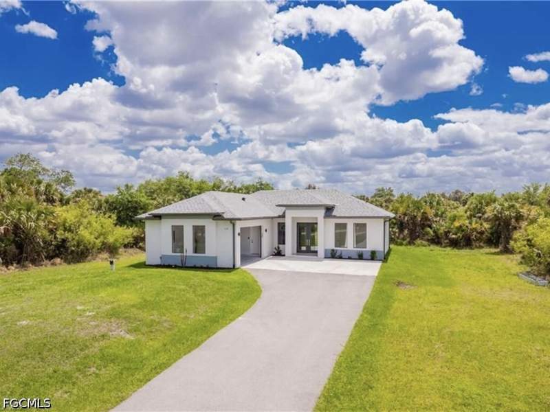 3 bedroom SingleFamilyResidence at 808 37th Ave NW, Golden Gate Estates, Naples — photo 4