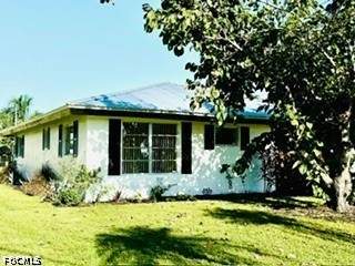 3 bedroom SingleFamilyResidence at 303 Georgia Ave, Morse Shores, Fort Myers — photo 2
