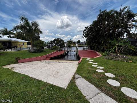 303 Georgia Ave, Fort Myers FL - photo 6 of 48