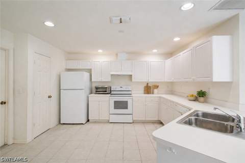 12347 Londonderry Ln, Bonita Springs FL - photo 7 of 28