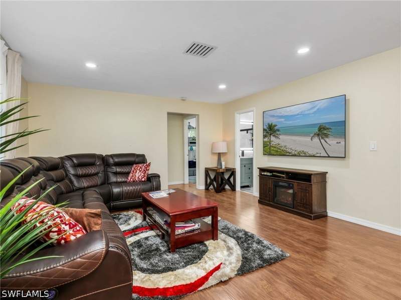 3 bedroom SingleFamilyResidence at 5512 25th Pl SW, Golden Gate City, Naples — photo 5
