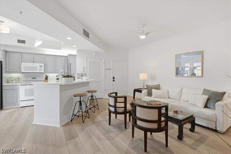 1 bedroom Condominium at 410 Bayfront Pl 2209, Bayfront, Naples — photo 2