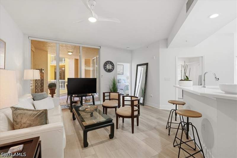 1 bedroom Condominium at 410 Bayfront Pl 2209, Bayfront, Naples — photo 3