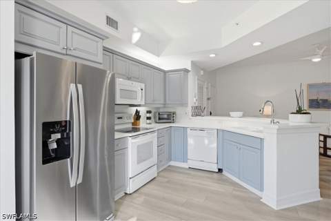 410 Bayfront Pl 2209, Naples FL - photo 6 of 33
