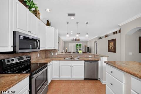 7905 Harmony Lake Ct, Fort Myers FL - photo 6 of 47