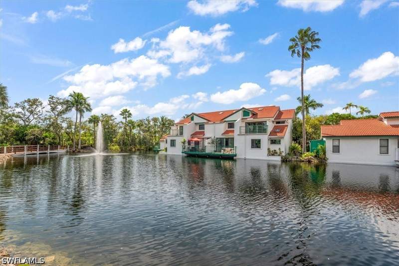 3 bedroom Condominium at 2166 Anchorage Ln C, Waterfront In Naples, Naples — photo 2