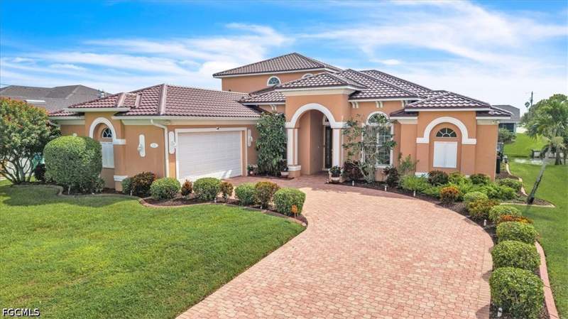 5 bedroom SingleFamilyResidence at 1212 SW 26th St, Cape Coral, Cape Coral — photo 4