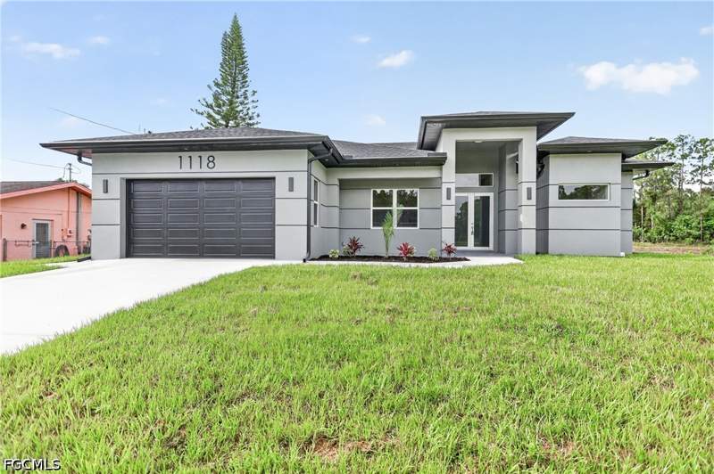 4 bedroom SingleFamilyResidence at 1118 Bari St E, Lehigh Acres, Lehigh Acres — photo 4