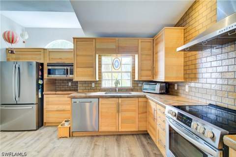 1145 Moon Lake Dr, Naples FL - photo 10 of 38