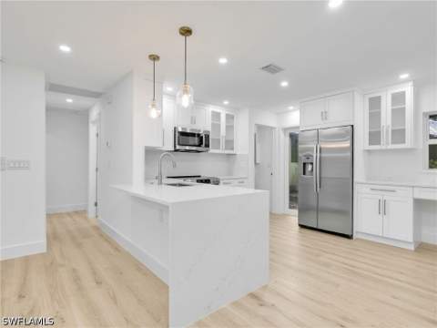 16 Kings Rd A16, Naples FL - photo 11 of 36