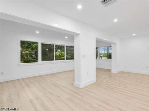 16 Kings Rd A16, Naples FL - photo 17 of 36