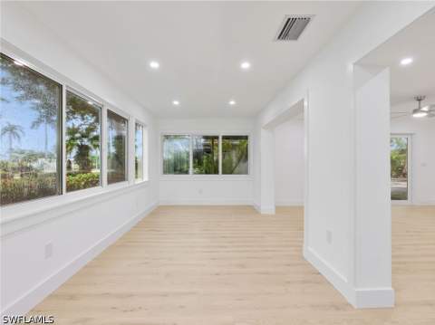 16 Kings Rd A16, Naples FL - photo 18 of 36