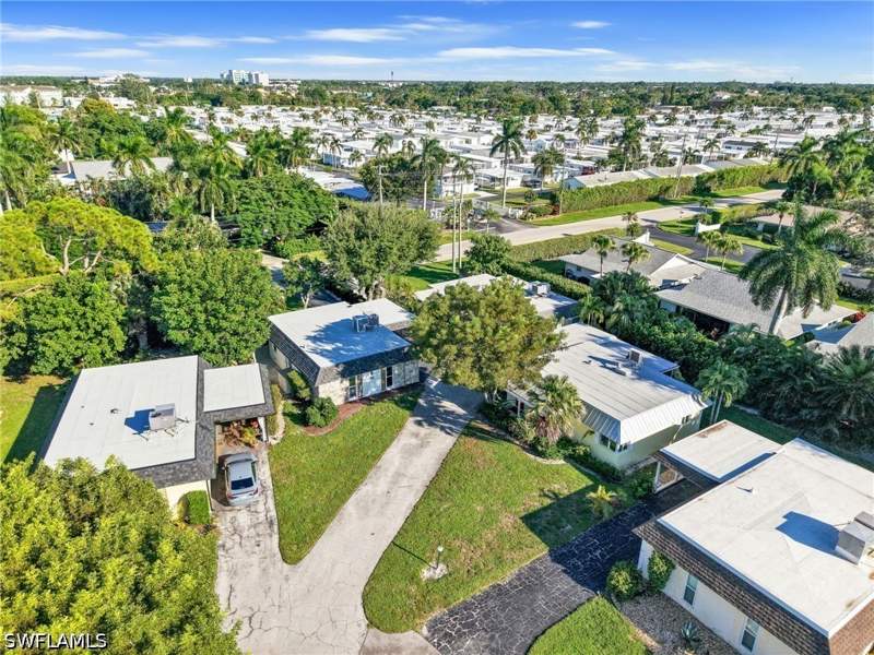 2 bedroom Attached at 16 Kings Rd A16, Royal Park Villas, Naples — photo 4