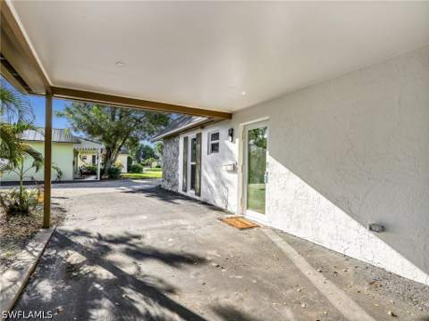 16 Kings Rd A16, Naples FL - photo 6 of 36