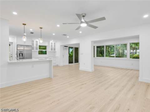 16 Kings Rd A16, Naples FL - photo 7 of 36