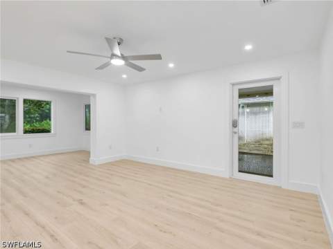 16 Kings Rd A16, Naples FL - photo 8 of 36