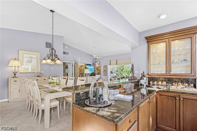3 bedroom Attached at 15679 Carriedale Ln, Carriedale, Fort Myers — photo 3