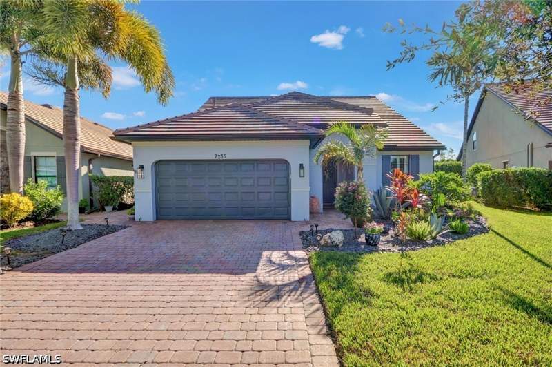 3 bedroom SingleFamilyResidence at 7235 Live Oak Dr, Winding Cypress, Naples — photo 2