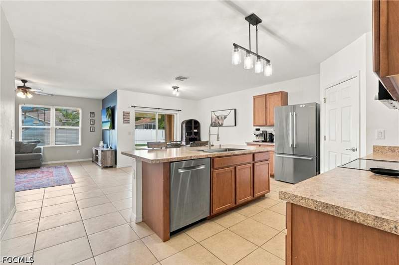 4 bedroom SingleFamilyResidence at 4317 SW 9th Pl, Cape Coral, Cape Coral — photo 3