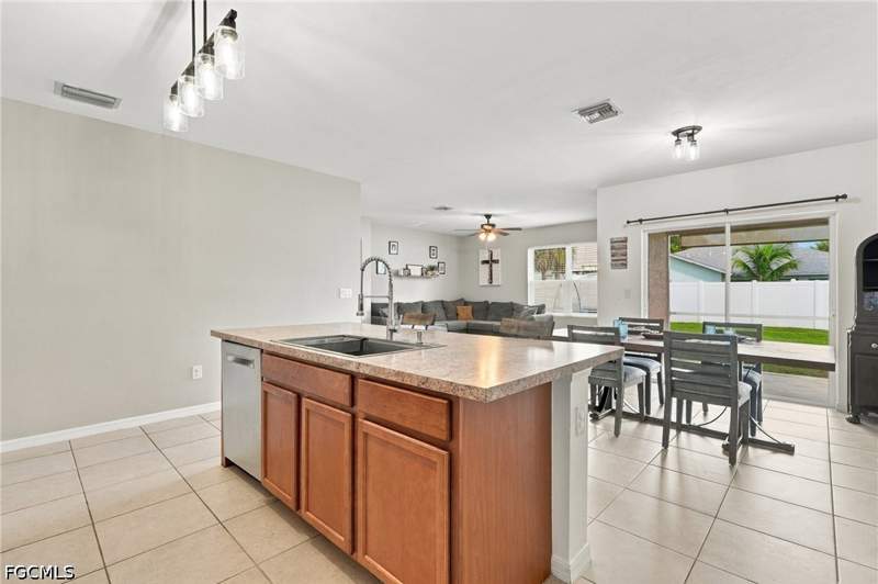 4 bedroom SingleFamilyResidence at 4317 SW 9th Pl, Cape Coral, Cape Coral — photo 4