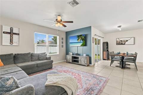 4317 SW 9th Pl, Cape Coral FL - photo 6 of 32