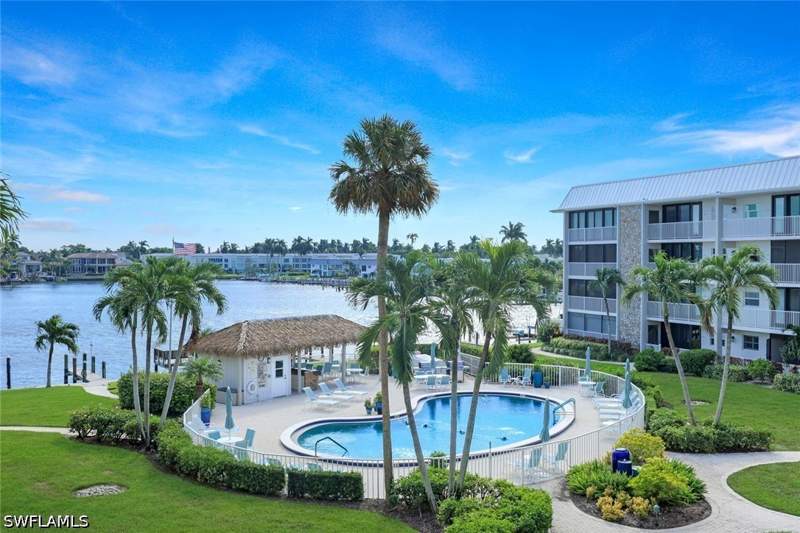 3 bedroom Condominium at 3000 Gulf Shore Blvd N 307, Harbour Cove, Naples — photo 2