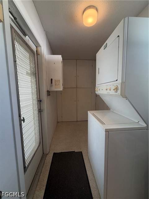 1419 Kimdale St E, Lehigh Acres FL - photo 12 of 47