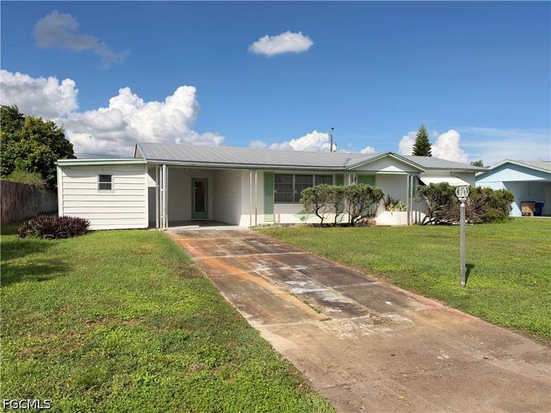 3 bedroom SingleFamilyResidence at 1419 Kimdale St E, Wedgewood, Lehigh Acres — photo 4