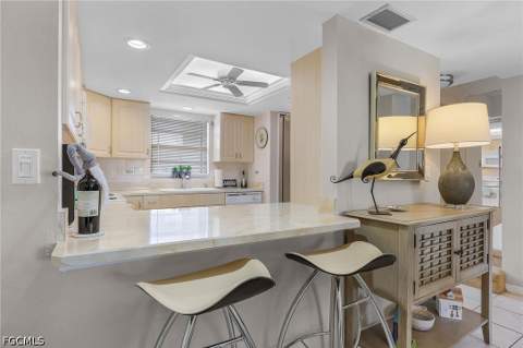 4531 Bay Beach Ln 334, Fort Myers Beach FL - photo 8 of 45