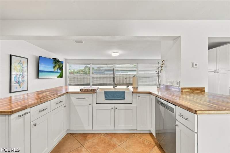 2 bedroom SingleFamilyResidence at 5654 Natoma Dr, Natoma Park, Fort Myers — photo 5