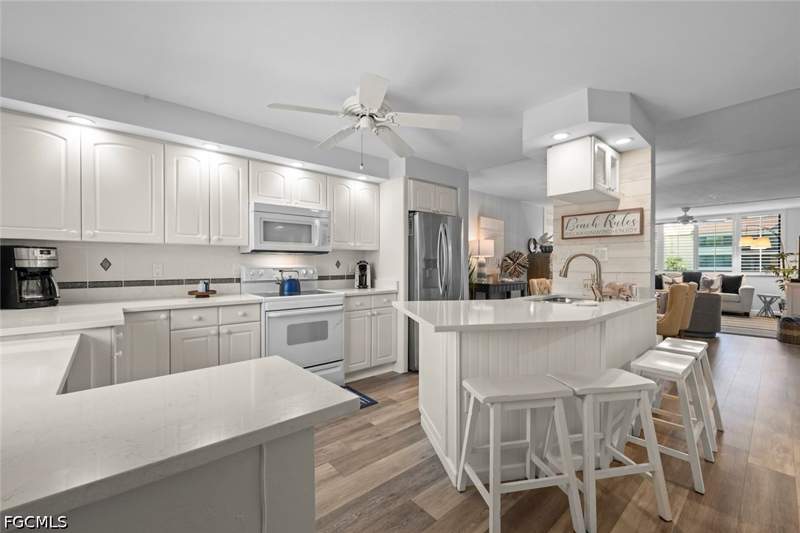 2 bedroom Condominium at 979 E Gulf Dr 282, Loggerhead Cay Condo, Sanibel — photo 3