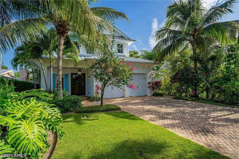 5 bedroom SingleFamilyResidence at 723 Myrtle Ter, Myrtle Terrace, Naples — photo 2