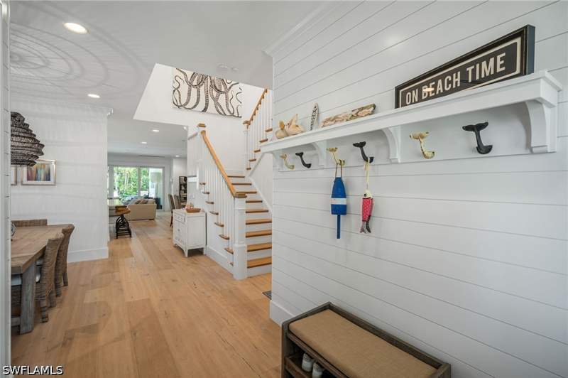 5 bedroom SingleFamilyResidence at 723 Myrtle Ter, Myrtle Terrace, Naples — photo 4