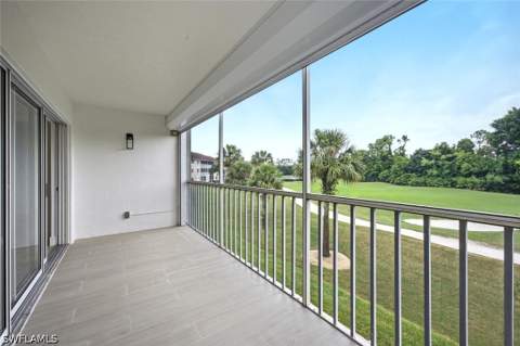 6985 Dennis Cir 204, Naples FL - photo 22 of 40