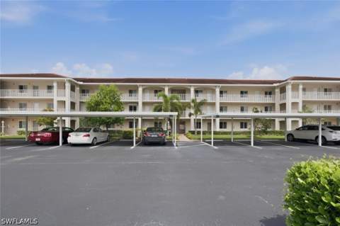 6985 Dennis Cir 204, Naples FL - photo 24 of 40