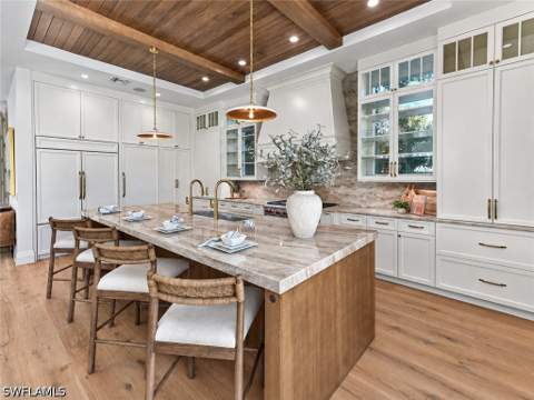9100 Vanderbilt Dr, Naples FL - photo 13 of 47