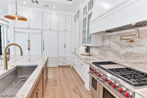 9100 Vanderbilt Dr, Naples FL - photo 14 of 47